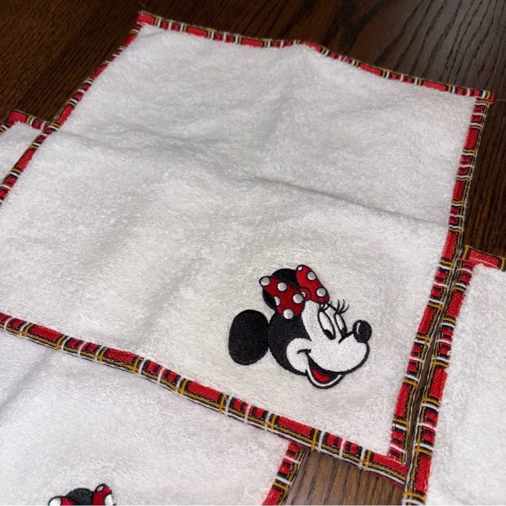 Walt Disney World Parks Minnie Mouse Set 4 Washcloth Plaid Trim NWT
